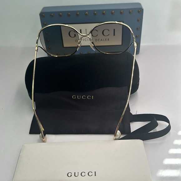 New - Authentic Clear GUCCI OVERSIZED SUNGLASSES - Picture 14 of 17
